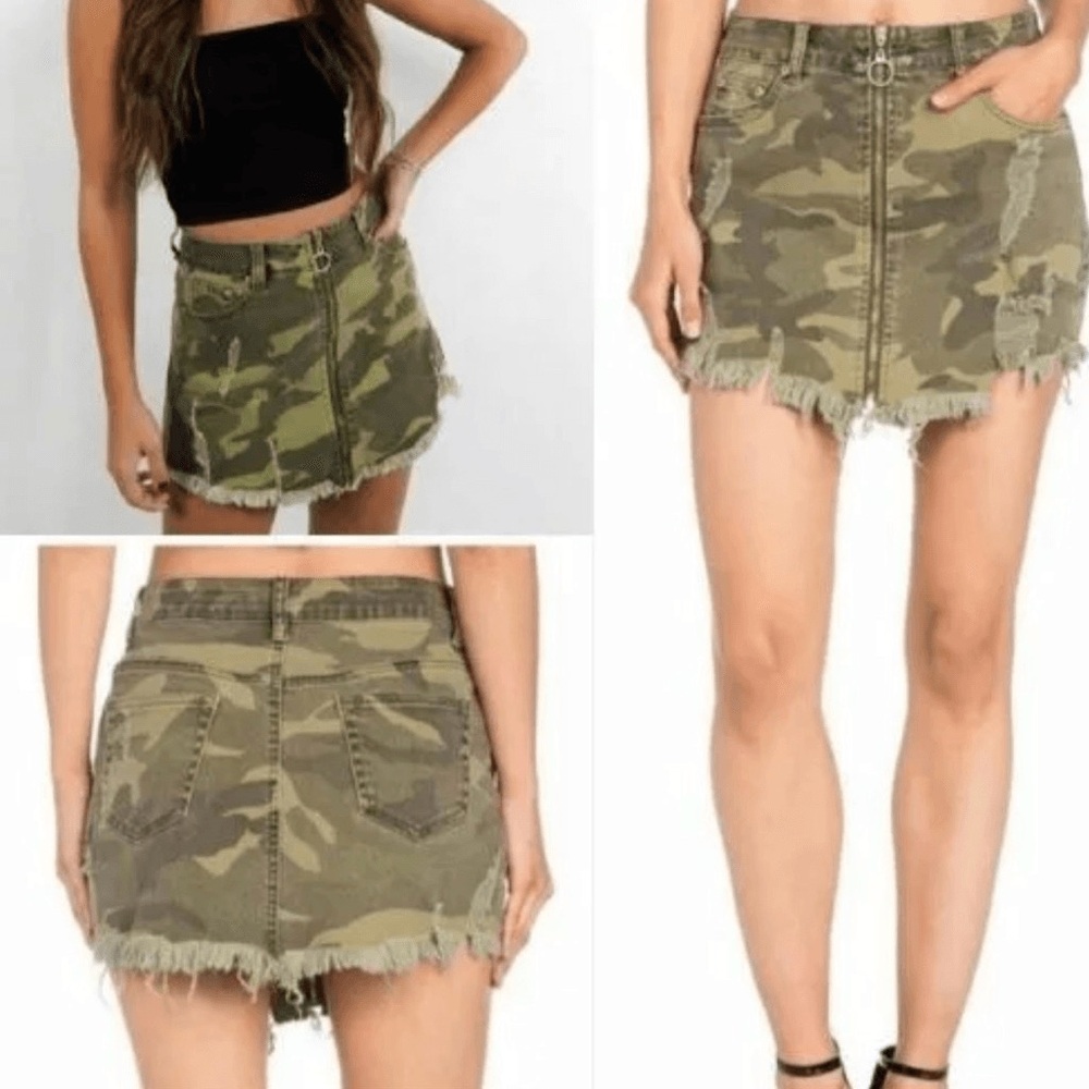 NWOT Dance & Marvel distressed camo mini skirt